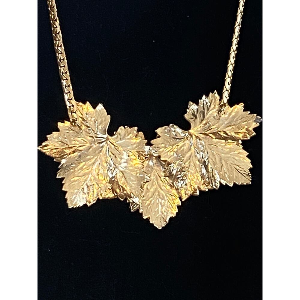 VTG Napier Gold Tone Leaf Statement Necklace Botanical Leaf Bib Necklace - Picture 2 of 14
